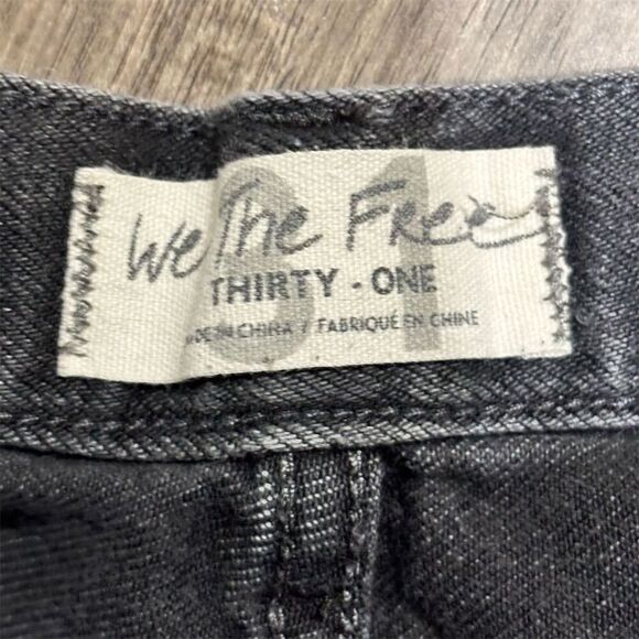 Free People We The Free Women's Black Denim Cut-Off Shorts Size 31 - Picture 2 of 4